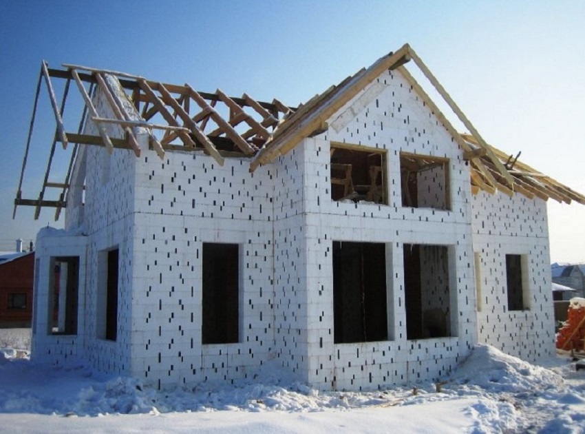 Частный дом зимой (106 фото)